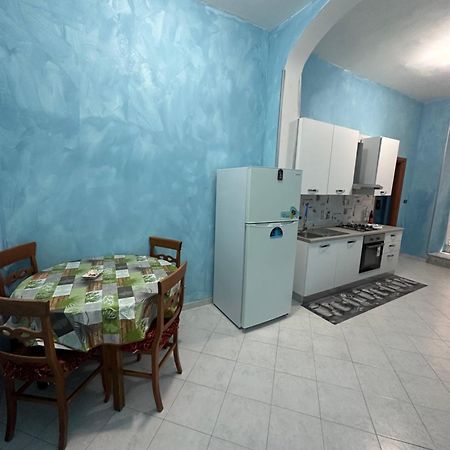 Holiday House Clara&Vincenzo نابولي المظهر الخارجي الصورة