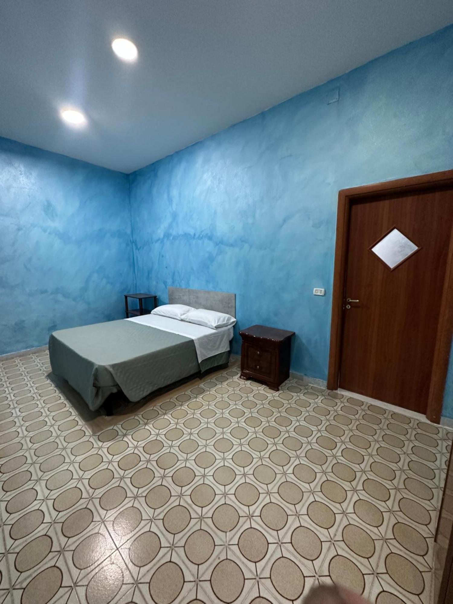 Holiday House Clara&Vincenzo نابولي المظهر الخارجي الصورة