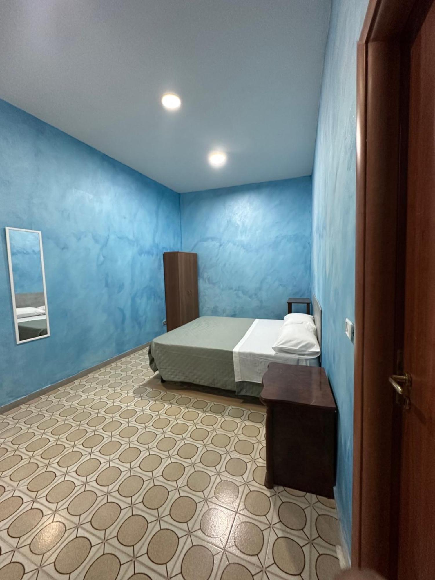 Holiday House Clara&Vincenzo نابولي المظهر الخارجي الصورة